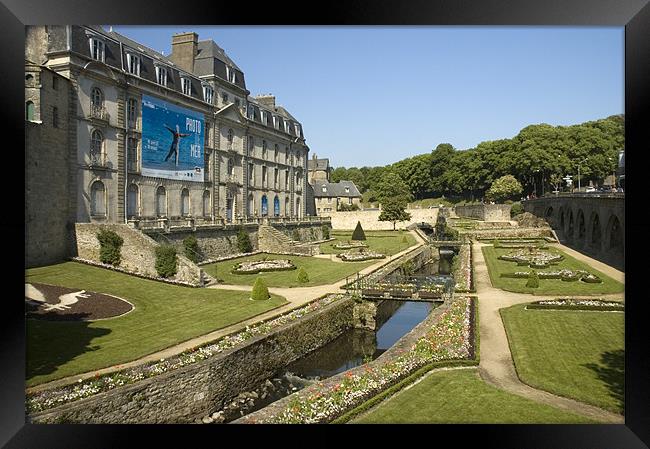 Chateau de l Hermine, Vannes, Brittany, France Framed Print by Simon Armstrong