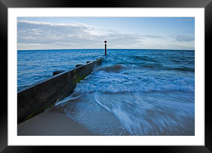 Crashing waves at Bournemouth beach Framed Mounted Print by Ian Middleton