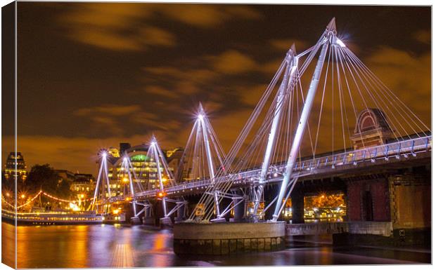 Hungerford Bridge London Canvas Print by Clive Eariss