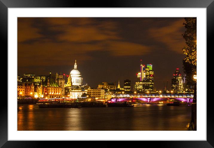 St Pauls london Framed Mounted Print by Clive Eariss