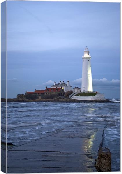 St Mary's Lighthouse Canvas Print by Phil Emmerson