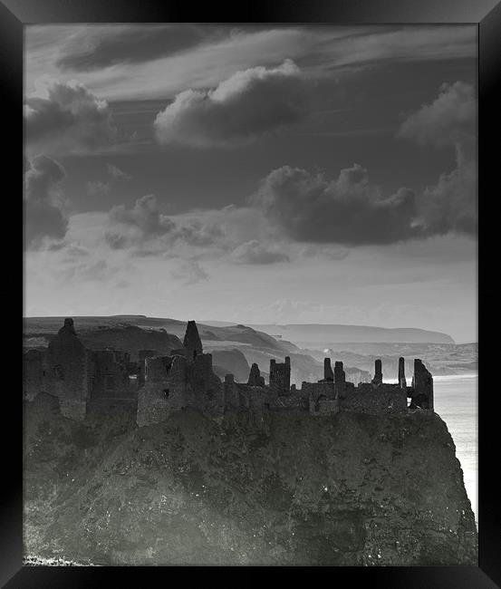 dunluce castle Framed Print by pauline morris