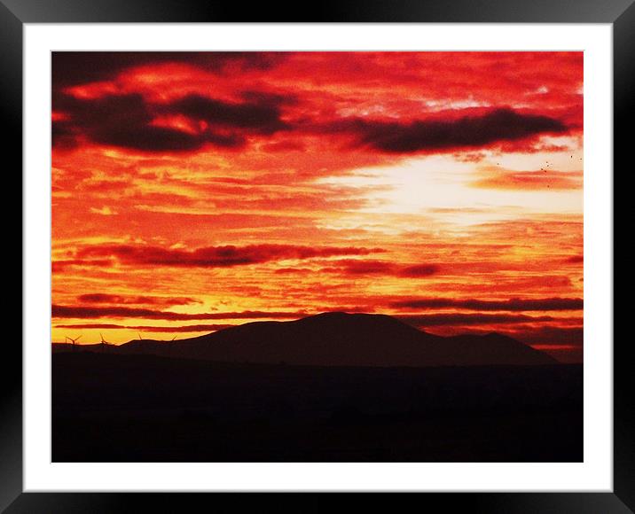 red sky skiddaw Framed Mounted Print by eric carpenter