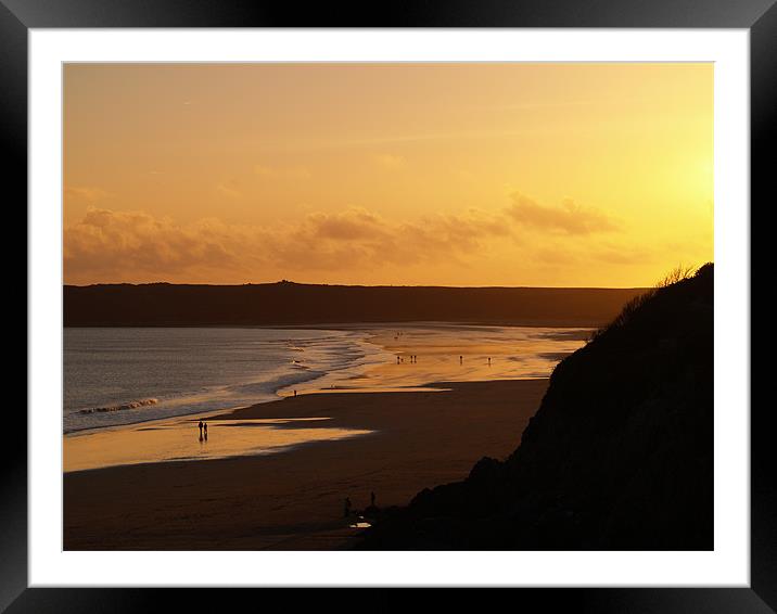 Sunset on the Beach  Framed Mounted Print by ian sullivan