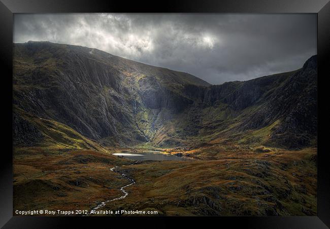 Shaft of light on Cwm Idwal Framed Print by Rory Trappe
