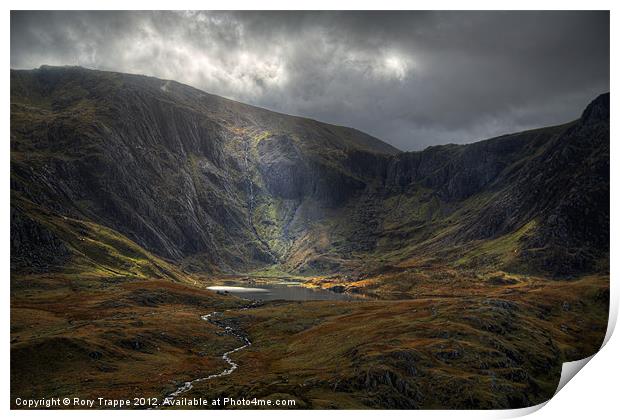 Shaft of light on Cwm Idwal Print by Rory Trappe