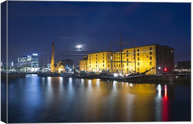 Canning dock at night Canvas Print by Paul Madden