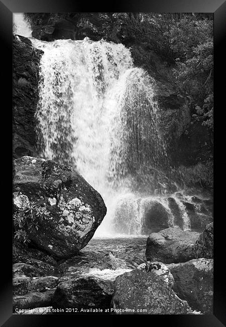 Arklet Falls Framed Print by les tobin