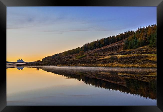 Suilven Sunset across Loch Craggie Scotland Framed Print by Derek Beattie