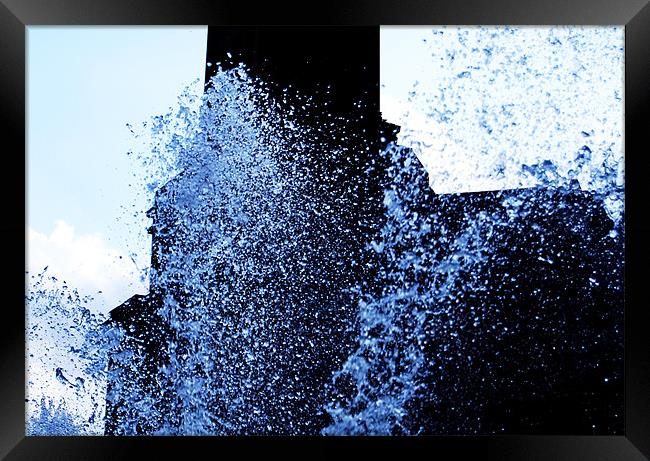 A Splash of Blue Framed Print by Luke Wakely