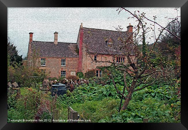 14TH CENTURY MANOR HOUSE Framed Print by malcolm fish
