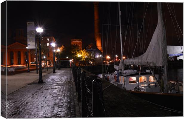 moored at liverpool albert dock Canvas Print by lol whittingham