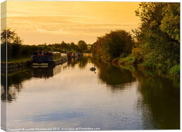 Sunrise on the Grand Union Canal in Berkhampsted Canvas Print by Louise Heusinkveld
