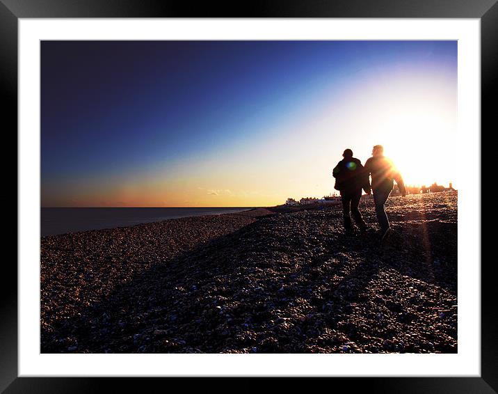 Aldeburgh, Suffolk - couple at sunset Framed Mounted Print by Pete Townshend