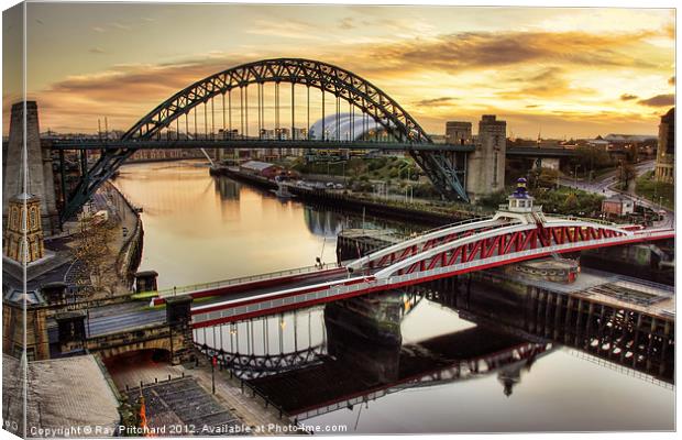 Early Morning in Newcastle Canvas Print by Ray Pritchard