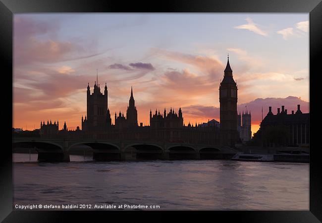 The house of parliament in London Framed Print by stefano baldini