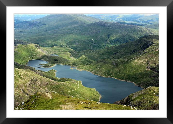 Summit of Mount Snowdon Framed Mounted Print by Elaine Steed