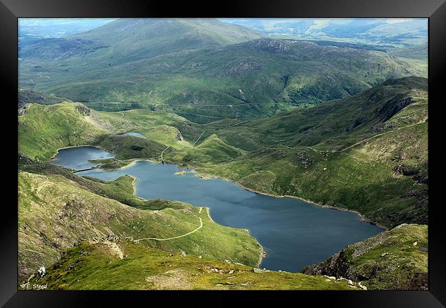 Summit of Mount Snowdon Framed Print by Elaine Steed