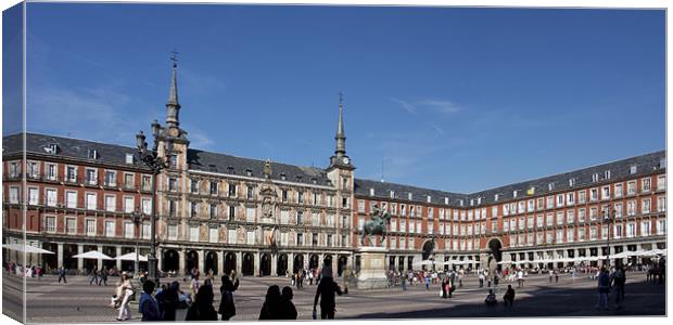 Plaza Mayor, Madrid Canvas Print by Tom Gomez