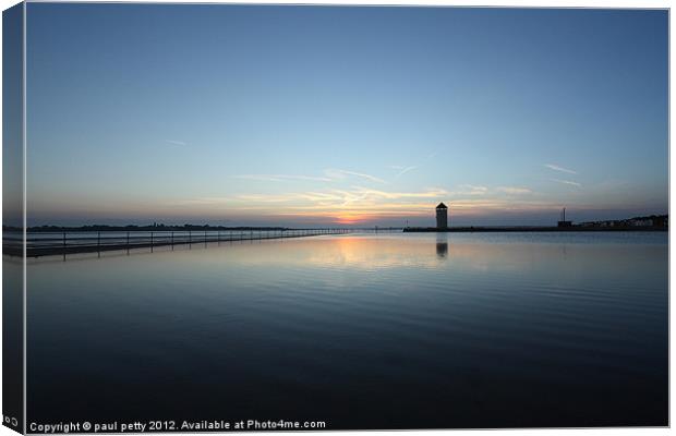Brightlingsea Sunset Canvas Print by paul petty