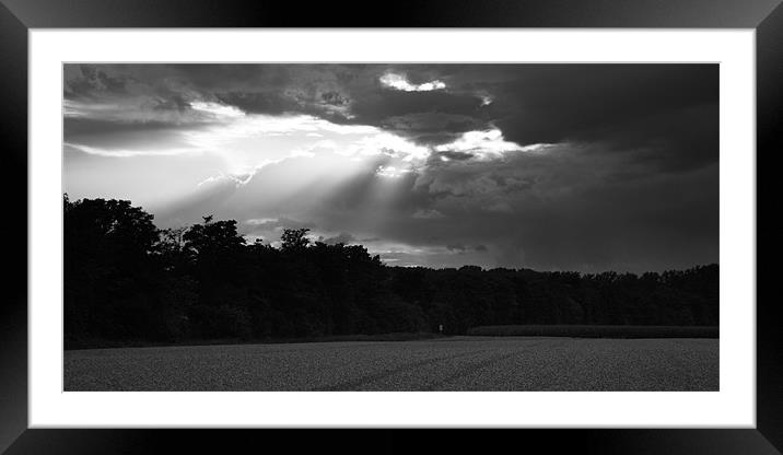 Breaking storm Framed Mounted Print by Ian Middleton