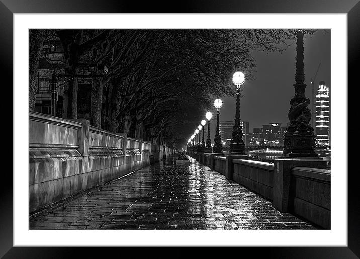 A Wet Westminster Night Framed Mounted Print by simon burns