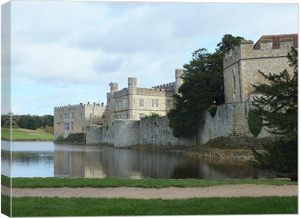 leeds castle from the grass Canvas Print by Martyn Bennett