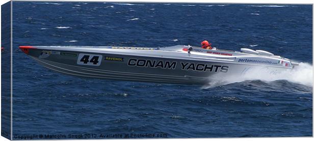 Open powerboat racer Canvas Print by Malcolm Snook
