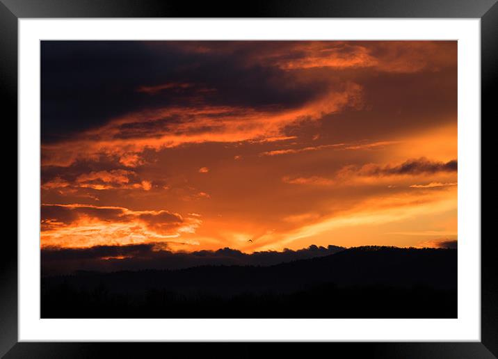 Western Sunset Framed Mounted Print by Ian Middleton