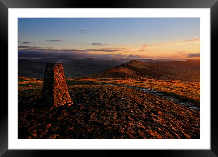 Mam tor sunrise Framed Mounted Print by Robert Fielding