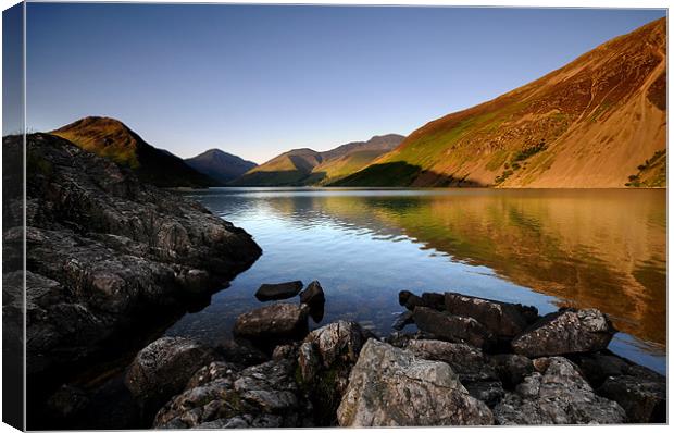 Wasdale reflections Canvas Print by Robert Fielding