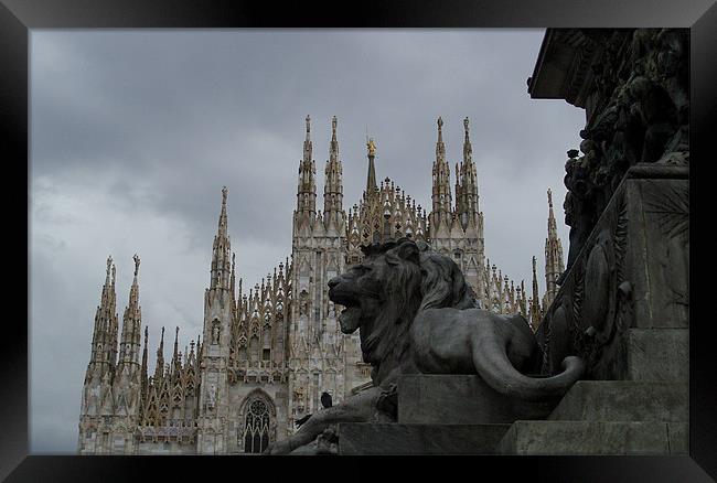 Milan Duomo Framed Print by Lee Silva