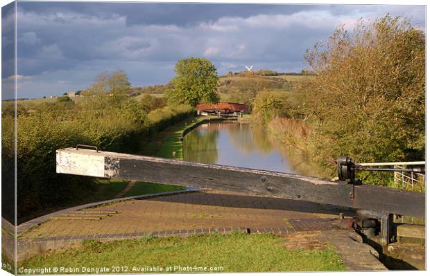 Napton Locks, Oxford Canal, Warwickshire Canvas Print by Robin Dengate