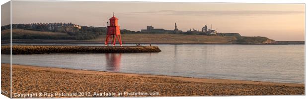South Shields Beach Canvas Print by Ray Pritchard