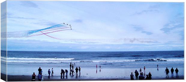 Coast - Red Arrows 2 Sunderland Air show 2006  Canvas Print by David Turnbull