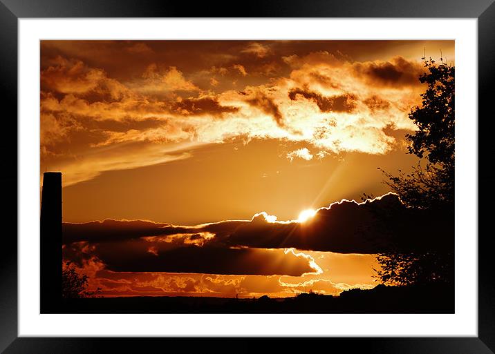 Breaking dawn, sunrice Framed Mounted Print by Catherine Davies