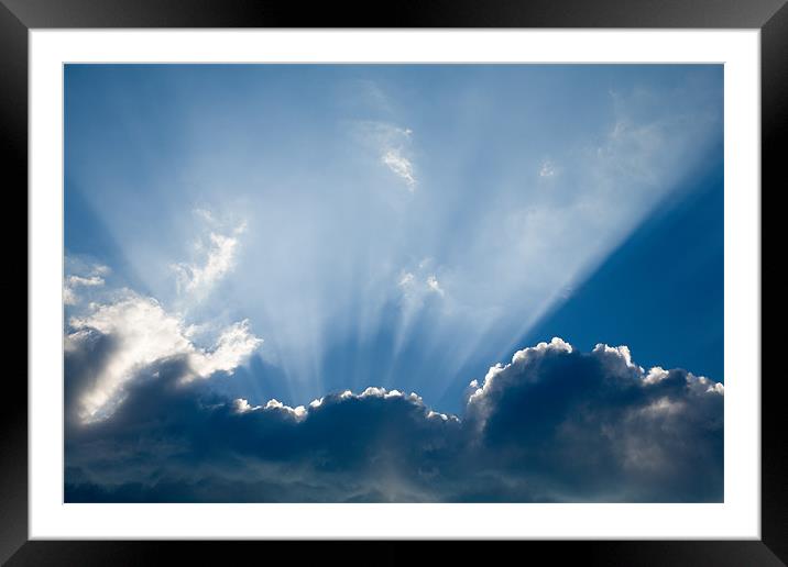 Heavenly rays Framed Mounted Print by Ian Middleton