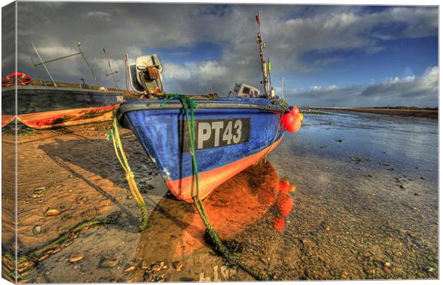 Fishing Boats at Bude Canvas Print by Dave Bell