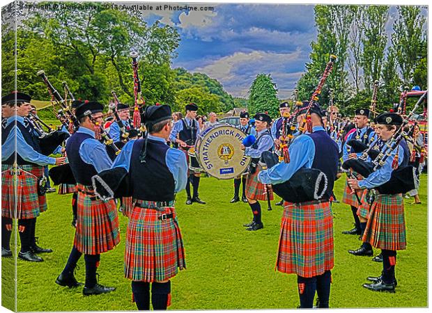 Strathendrick Pipe Band Canvas Print by Chris Archer