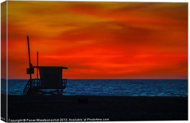 Lifeguard House of Sunset Canvas Print by Panas Wiwatpanachat