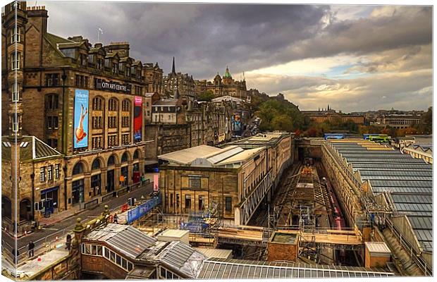 Waverley Station Canvas Print by Tom Gomez