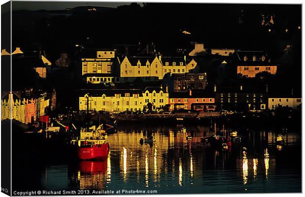 First sunlight hits Portree Canvas Print by Richard Smith