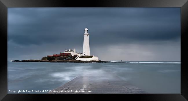 St Marys Lighthouse Framed Print by Ray Pritchard