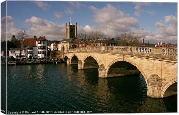 Henley Bridge and the Angel Canvas Print by Richard Smith