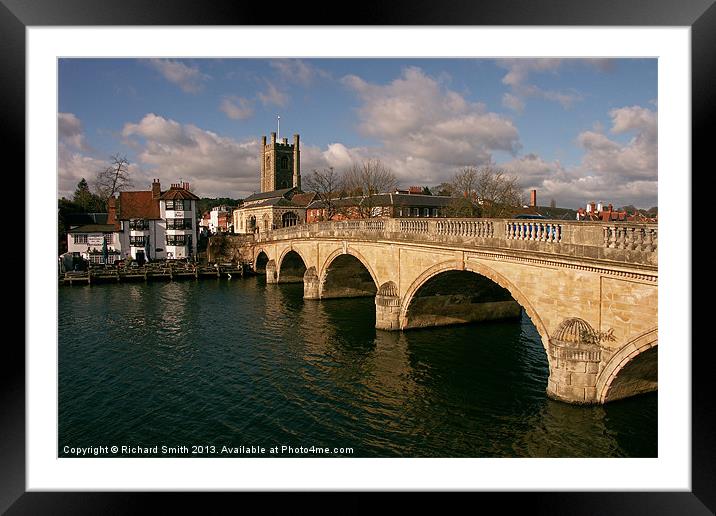 Henley Bridge and the Angel Framed Mounted Print by Richard Smith