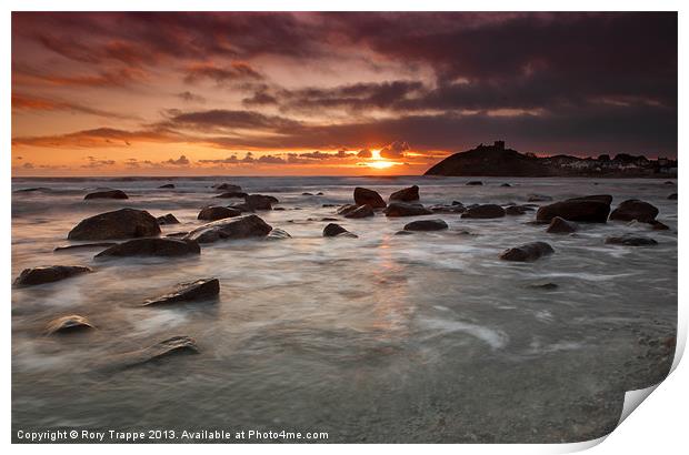 Criccieth boulders Print by Rory Trappe
