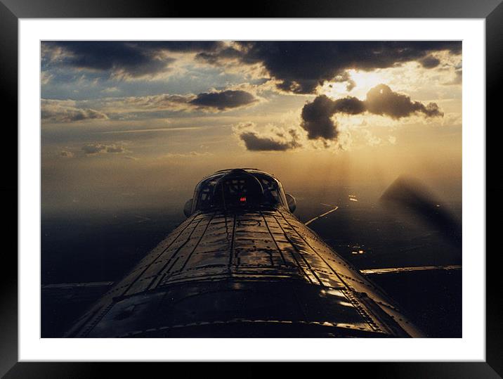 Heading Home  Framed Mounted Print by John Siddle