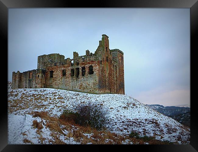 stone cold crichton castle Framed Print by dale rys (LP)