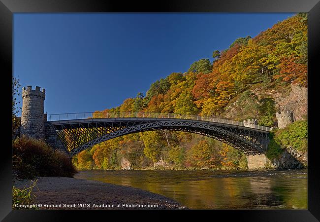 Craigellachie old Bridge. Framed Print by Richard Smith