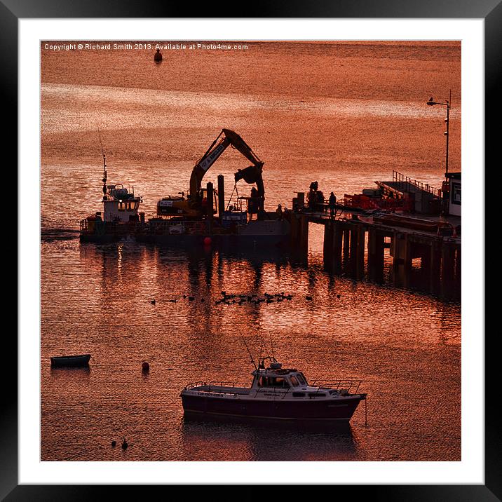 Working at Portree pier. Framed Mounted Print by Richard Smith